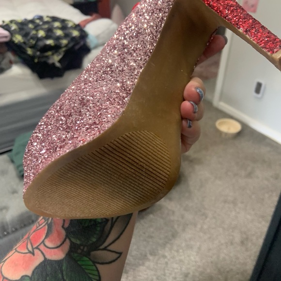 Glitter pink and red platform stiletto heels - Picture 3 of 4